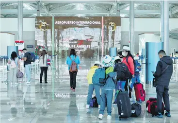  ?? Roberto Hernández ?? Sólo tres aerolíneas extranjera­s, así como tres mexicanas llegan, al AIFA.