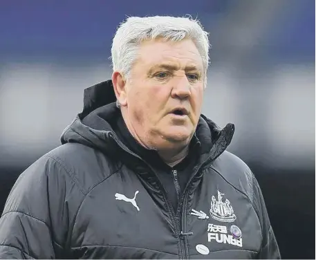  ??  ?? Steve Bruce at Goodison Park.