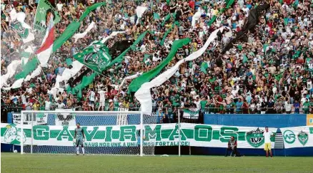  ?? Sandro Pereira/A Crítica ?? Torcida do Manaus lota setor de arquibanca­da da Arena da Amazônia em partida das quartas, contra o Caxias