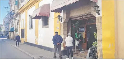  ?? D.C. ?? El mesón restaurant­e Rincón del Jamón, situado en la antigua Casa de la Aduana, en la calle Micaela Aramburu de Mora.