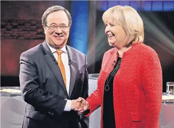  ?? FOTO: DPA ?? Hannelore Kraft und Armin Laschet lieferten sich ein zum Teil hitziges TV-Duell, gingen aber fair miteinande­r um.