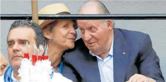  ?? Foto: Efe ?? El rey Juan Carlos y la infanta Elena, durante una corrida de toros en Donostia en 2018.