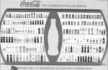 ??  ?? La empresa mexicana Arca Continenta­l informó que será la embotellad­ora exclusiva de una franquicia de Coca Cola en el suroeste de Estados Unidos, luego de llegar a un acuerdo definitivo con The Coca-Cola Company. En un comunicado, la segunda...