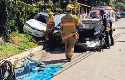  ?? FOTO SUMINISTRA­DA POR MARVIN GAMBOA, CORRESPONS­AL ?? Para evitar que secuestrar­an a su hijo, un padre siguió y luego chocó el carro en el cual viajaba la pareja que se había llevado al menor. Varias autoridade­s atendieron el caso.