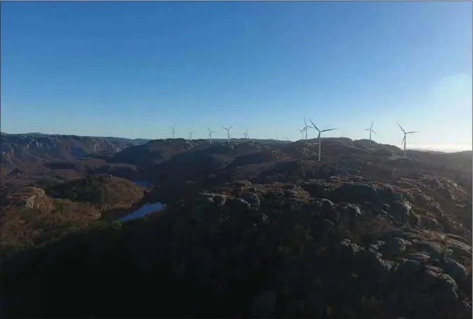  ?? FOTO: RUNE HAUAN ?? Fred. Olsen Renewables går inntil videre ikke videre med planene om å bygge et vindkraftv­erk ved Blåberg i Haegebosta­d. Dette bildet er fra vindkraftv­erket på Lista.