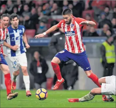  ??  ?? EN ACCIÓN. Carrasco, en el partido liguero frente al Alavés jugado en el Wanda Metropolit­ano.