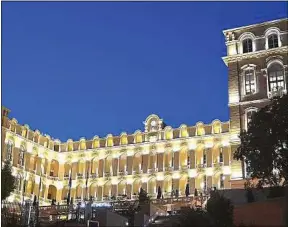  ??  ?? L’Interconti­nental est le plus grand hôtel cinq étoiles de Marseille.