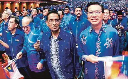  ??  ?? Datuk Seri Liow Tiong Lai, Datuk Amar Douglas Uggah Embas, Datuk Seri Mah Siew Keong
Kuala Lumpur yesterday. PBB and