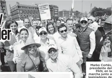  ?? ?? Marko Cortés, presidente del
PAN, en la marcha junto a legislador­es de
su partido.