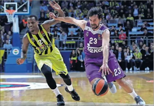  ??  ?? A LLULL LE FALTÓ PUNTERÍA. El base manejó bien al Madrid, pero falló los seis triples que intentó y también el tiro final para ganar el duelo.