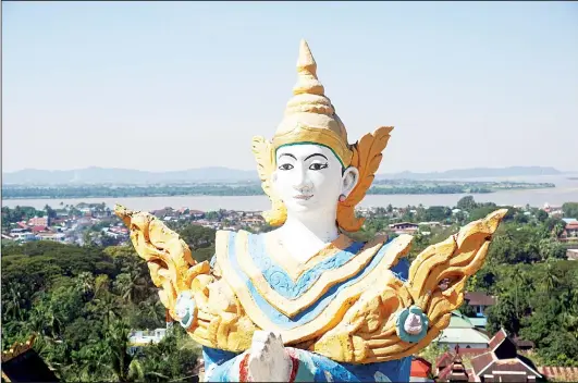  ??  ?? In this Jan 24, 2017 photo, the hilltop Kyaik Than Lan pagoda offers a 360-degree panorama of Mawlamyine and remains a prime attraction of pilgrims, locals and a trickle of foreign
tourists. (AP)