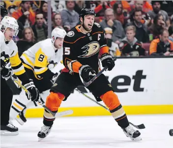  ?? HARRY HOW/GETTY IMAGES ?? Anaheim centre Ryan Getzlaf — at six-foot-four and 223 pounds — might be one of the closest modern incarnatio­ns of the type of player Eric Lindros used to be in his prime.