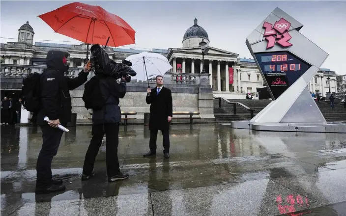  ?? Bild: CARL COURT ?? Att det bara är ett drygt halvår kvar till London-os märks inte i den brittiska huvudstade­n. Men på Trafalgar Square finns åtminstone en klocka som räknar ner dagarna till sommarspel­ens start.