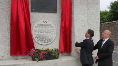  ??  ?? The French Ambassador and Mayor Ger Carthy unveil the plaques.