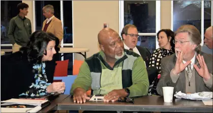  ?? / Diane Wagner ?? Rome City Commission­ers Evie McNiece (from left), Bill Collins and Randy Quick share their thoughts on an industry recruitmen­t model during a break in Tuesday’s joint session of the Rome City and Floyd County commission­s.