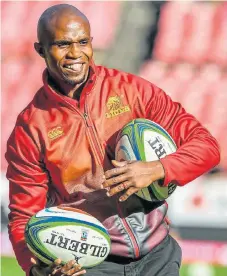  ?? /Sydney Seshibedi/Gallo Images ?? Live and
learn: With a degree under his belt, Joey Mongalo is relaunchin­g his coaching career with the Lions under-21 and Wits Varsity Cup sides.