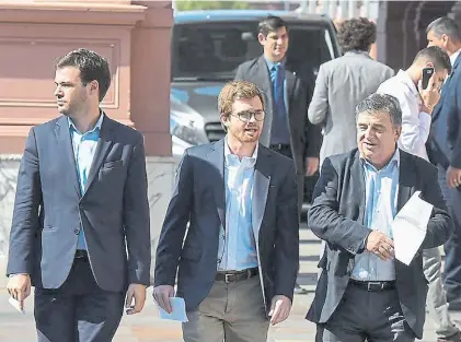  ??  ?? Cuotas. Juan López, Nicolás Massot y Mario Negri salen a explicar el jueves la propuesta oficial en la Rosada.