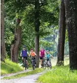  ?? ?? Der KnödelLand Radweg ist für sportliche wie auch für gemütliche Radfahrer geeignet