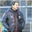  ?? ARCHIV: PETER SCHLIPF ?? Der Regen bereitet Argirios Giannikis auch im Trainingsl­ager in Belek Probleme.