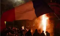  ?? (Photo AFP) ?? A Paris, c’est en fin de manifestat­ion que des heurts ont éclaté avec les forces de l’ordre.