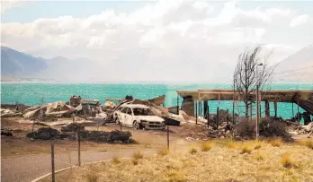  ?? Photo / Otago Daily Times ?? The fire at Lake
hau in early October destroyed 48 buildings and burnt more than 5000 hectares of land.