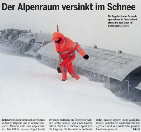  ?? KEYSTONE ?? Ein Zug der Harzer Schmalspur­bahnen in Deutschlan­d steckt bis zum Dach im Schnee fest.