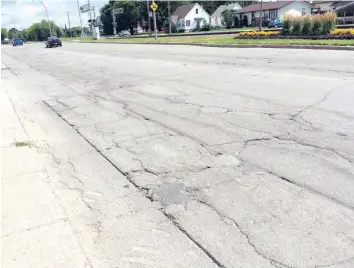  ?? —photo d’archives ?? « La réalisatio­n des travaux sur la rue Principale était parmi nos priorités », avait déclaré le maire de la Ville de Lachute, Carl Péloquin, lors de la séance du conseil municipal du lundi 15 août dernier.