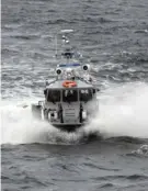  ?? JAKONAHO / LEHTIKUVA FOTO: TIMO ?? ■
Trots det iskalla vädret har båtsäsonge­n börjat längs havskusten. Västra Finlands Sjöbevakni­ngssektion har haft flera uppdrag under den gångna veckan.