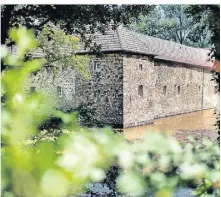  ?? RP-FOTO: RALPH MATZERATH ?? In der Wasserburg konnten exotische Insekten bestaunt werden.