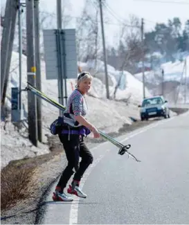  ?? FOTO: VEGAR VALDE ?? UBEHAGELEG: Hytteeigar Åse Ellen Bech sa til BT i vår at ho kjende på eit ubehag når ho kryssar fylkesveg 7 på Kvamskogen.