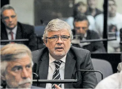  ??  ?? Ex secretario de Transporte. Juan Pablo Schiavi en el juicio oral del TOF 2 en que fue condenado a prisión.