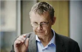  ?? FOTO: TOR WENNSTRÖM/HBL ARKIV ?? Hans Rosling, fotografer­ad i Helsingfor­s för elva år sedan, i samband med en föreläsnin­g.