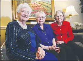  ?? NWA Democrat-Gazette/DAVID GOTTSCHALK ?? Earlene Henry (from left), Martha Westberg and Rhea Segraves Dunegan sit together Wednesday at Butterfiel­d Trail Village in Fayettevil­le. The three women participat­ed in 1937 short films that were recently rediscover­ed.