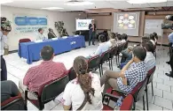  ??  ?? Investigac­ión. Ayer fue presentado el primer Simposium Internacio­nal de Agro Bio Nanotecnol­ogía