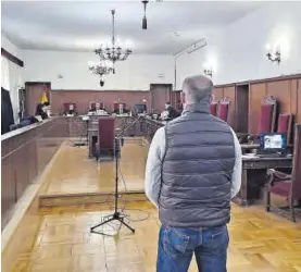  ?? LA CRÓNICA ?? El condenado, ayer por la mañana, en la Audiencia Provincial de Badajoz.