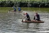  ??  ?? Das traditione­lle Floßrennen in Zoghaus geht in diesem Jahr in die . Runde. Foto: Feuerwehrv­erein