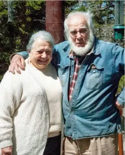  ?? ADRIAN BRIJBASSI ?? Alexander Graham Bell and his wife Mabel, left, walk at their 400-acre Cape Breton estate of Beinn Bhreagh.
At right, Bell’s great-grandson Hugh Muller with his wife Jeanne pose at Beinn Bhreagh today.