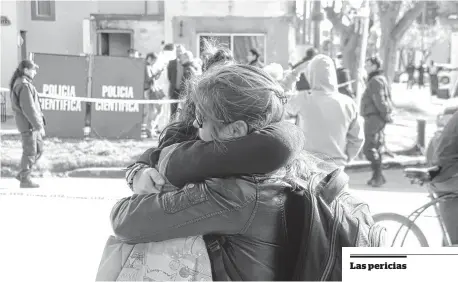  ?? GENTILEZA ECOS DIARIOS ?? Vecinos y allegados aún no entienden las razones que desencaden­aron semejante tragedia.