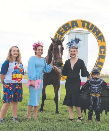 ?? Picture: BRONWYN WHEATCROFT ?? FAMILY FUN: Watch Me Dazzle Em is ready for the Mareeba Boxing Day meet, along with Abbie Davies, Rebekah Sellwood, Kaydee McDonald and Matthew Davies.