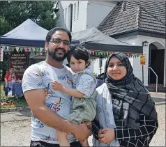  ?? ?? Taking time to vote: Ehsan and Ameena, from Melbourne, voted while holidaying in Seymour.