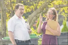  ?? Lori Van Buren / times union ?? tistrya Houghtling, right, talks to voter marty ray as she walks door to door on thursday in Castleton-on-hudson.