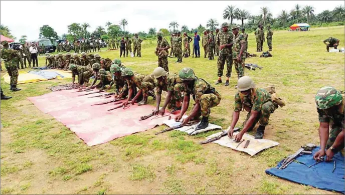  ?? Photos: Emmanuel Addeh ?? Soldiers undergoing 'Stripping and Assembly' test