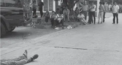  ?? / Fotos: El Heraldo ?? Óscar Rodríguez falleció en la calle, frente a la sastrería de su padre en Barranquil­la.