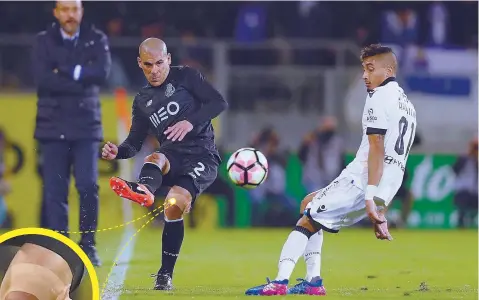  ??  ?? Maxi jogou os 90 minutos em Guimarães e viu o quarto cartão amarelo na I Liga