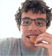  ?? COURTESY OF CARTER WILKERSON ?? Carter Wilkerson, 16, of Reno took on a challenge from Wendy’s to get 18 million retweets for free chicken nuggets for a year. On Tuesday, he beat the record set by Ellen DeGeneres. He will receive the free nuggets.