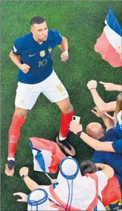  ?? ?? Mbappé celebra con efusividad uno de sus goles en el Mundial.