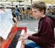  ??  ?? Justin (12) hat schon viel Erfahrung, er lernt seit sechs Jahren Klavier.