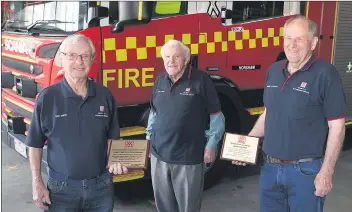  ?? Picture: PAUL CARRACHER ?? LIFETIME VOLUNTEERS: From left, Ivan Smith, Ian Ballinger and Barry Paynter have retired as Country Fire Authority District 17 Headquarte­rs Brigade members.