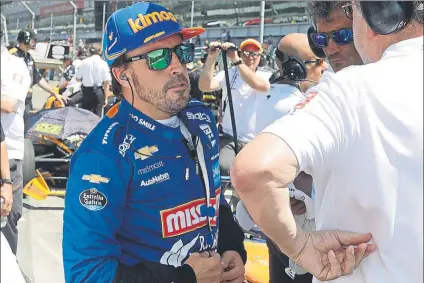  ?? FOTO: GETTY ?? Fernando Alonso sigue pensando en las 500 Millas de Indianápol­is La organizaci­ón emitió un comunicado de que siguen adelante