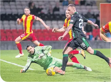  ??  ?? Hibs’ Anthony Stokes misses a chance after rounding goalkeeper Tomas Cerny